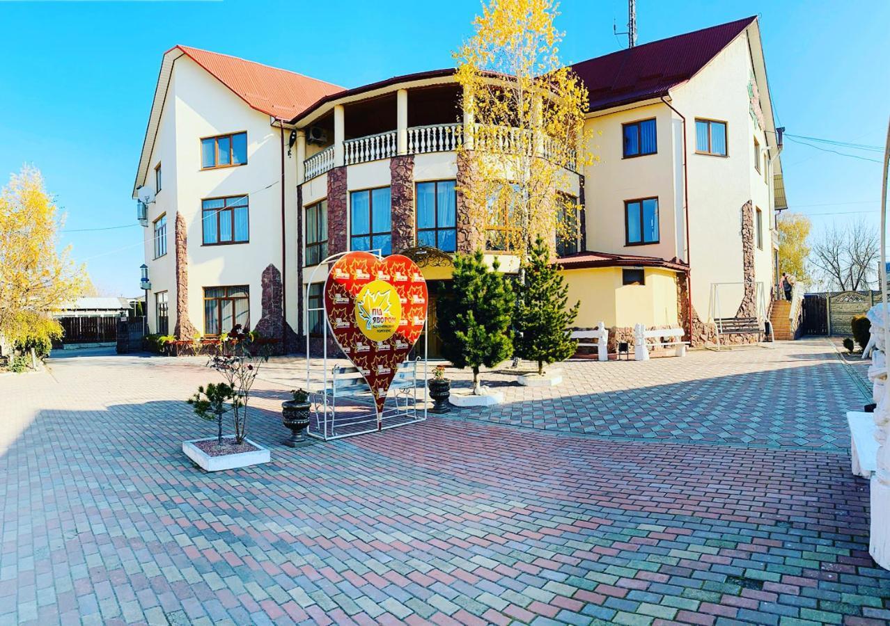 Pid Yavorom Hotel Drogomirchany Buitenkant foto