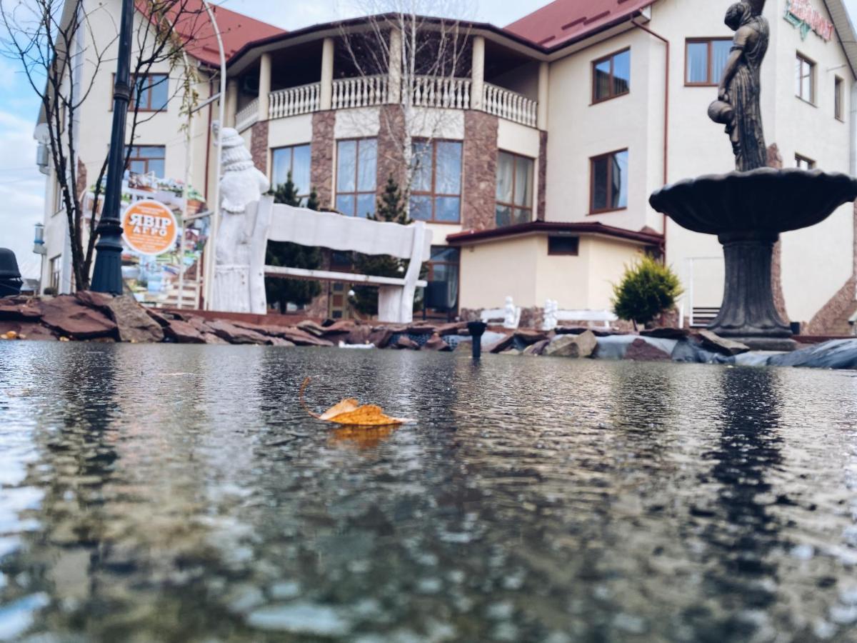 Pid Yavorom Hotel Drogomirchany Buitenkant foto