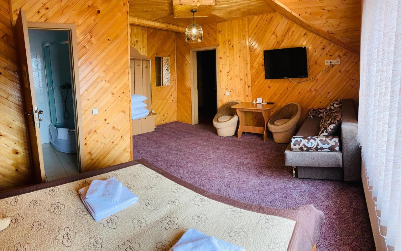Pid Yavorom Hotel Drogomirchany Buitenkant foto